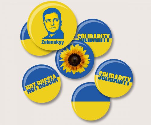 Ukraine aid and solidarity badge pack